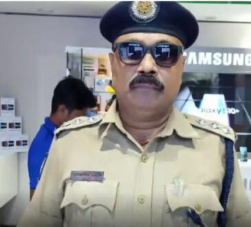 Asansol के बाराबनी में सड़क दुर्घटना में मारे गए BJP नेताओं के शव के साथ सड़क जाम कर प्रदर्शन