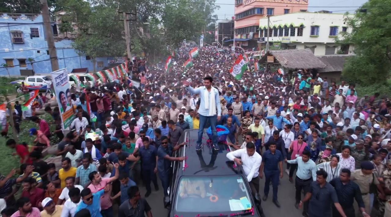 तूफान में फंसा अभिषेक बनर्जी का काफिला ! सड़क पर गिरे बिजली के खंभे, कांफ्रेंस हॉल भी धराशायी