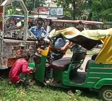 Durgapur में मिनी बस और ऑटो के बीच जोरदार टक्कर, ड्राइवर घायल