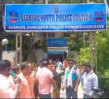 आसनसोल में मंदिर के पास निर्माण को लेकर महिलाओं पहुंची थाना, कार्रवाई की मांग 