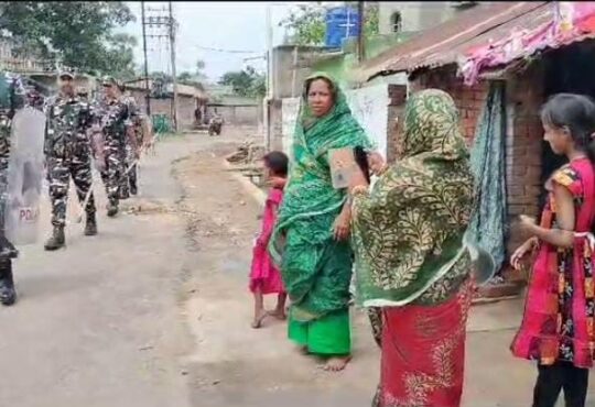   Durgapur के जेमुआ पंचायत इलाके में केंद्रीय अर्धसैनिक बल के जवानों ने किया रूट मार्च