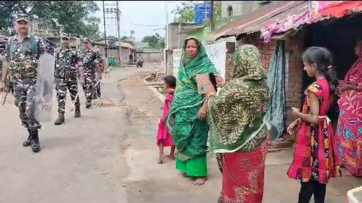   Durgapur के जेमुआ पंचायत इलाके में केंद्रीय अर्धसैनिक बल के जवानों ने किया रूट मार्च